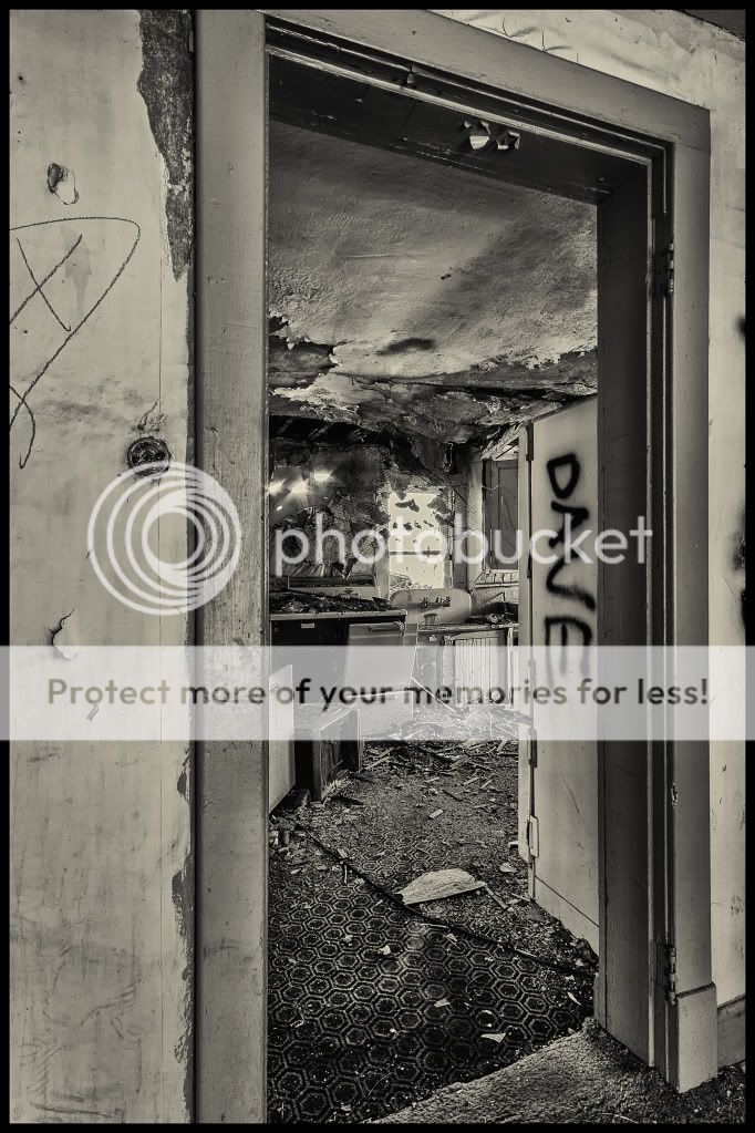 IMAGE: http://i546.photobucket.com/albums/hh416/clpeay/IMG_3887-Edit-Edit.jpg