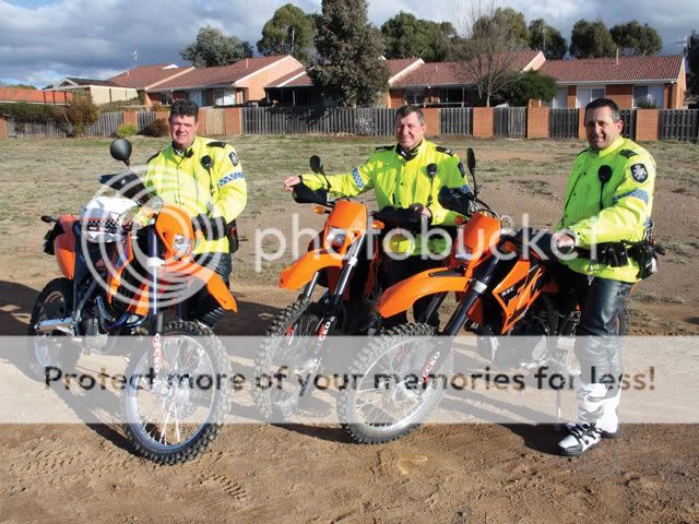 Police-trail-bikes.jpg